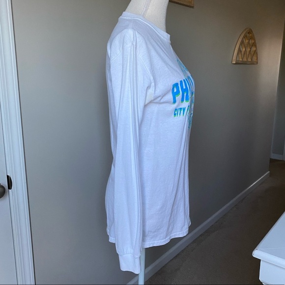 Gildan | Philadelphia | Women’s | Long-Sleeve | T-Shirt - Picture 9 of 16